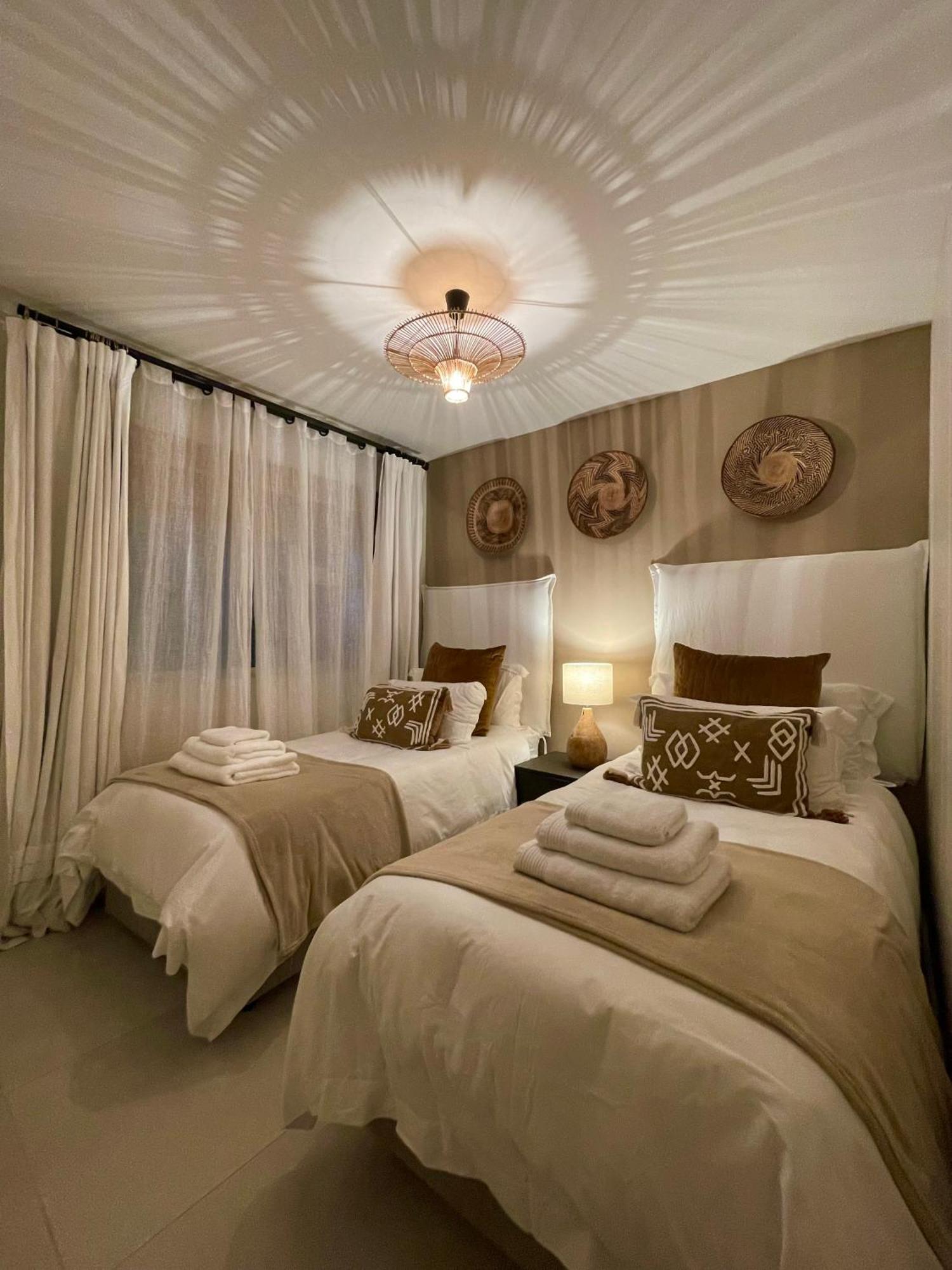 Апартаменты Abode Africa Блаубергстранд Экстерьер фото